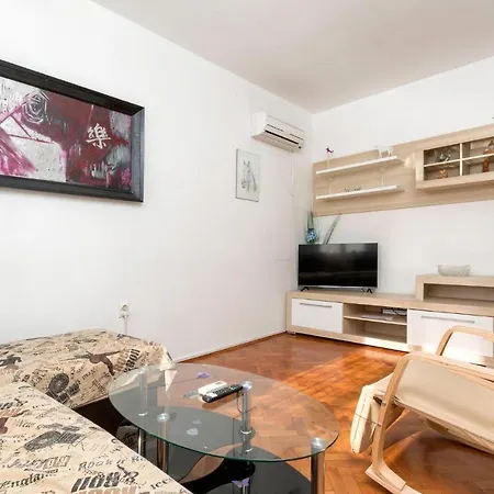 Awesome In With Wifi Apartment Pula
